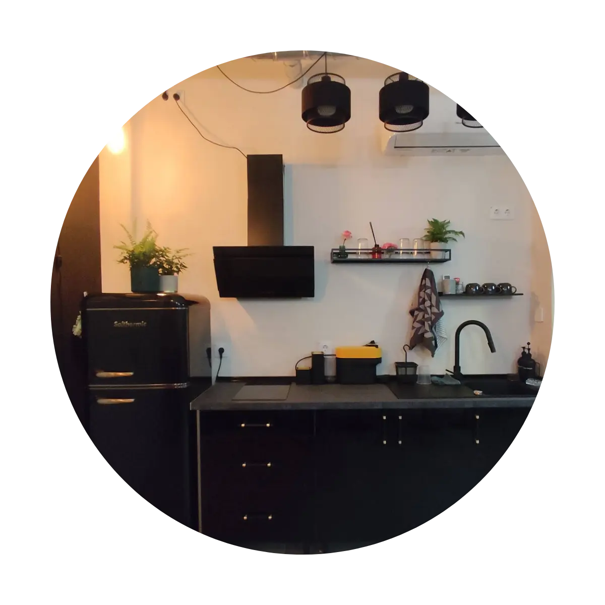 Alquiler de sala para eventos y talleres en La Boa Negra de Sevilla